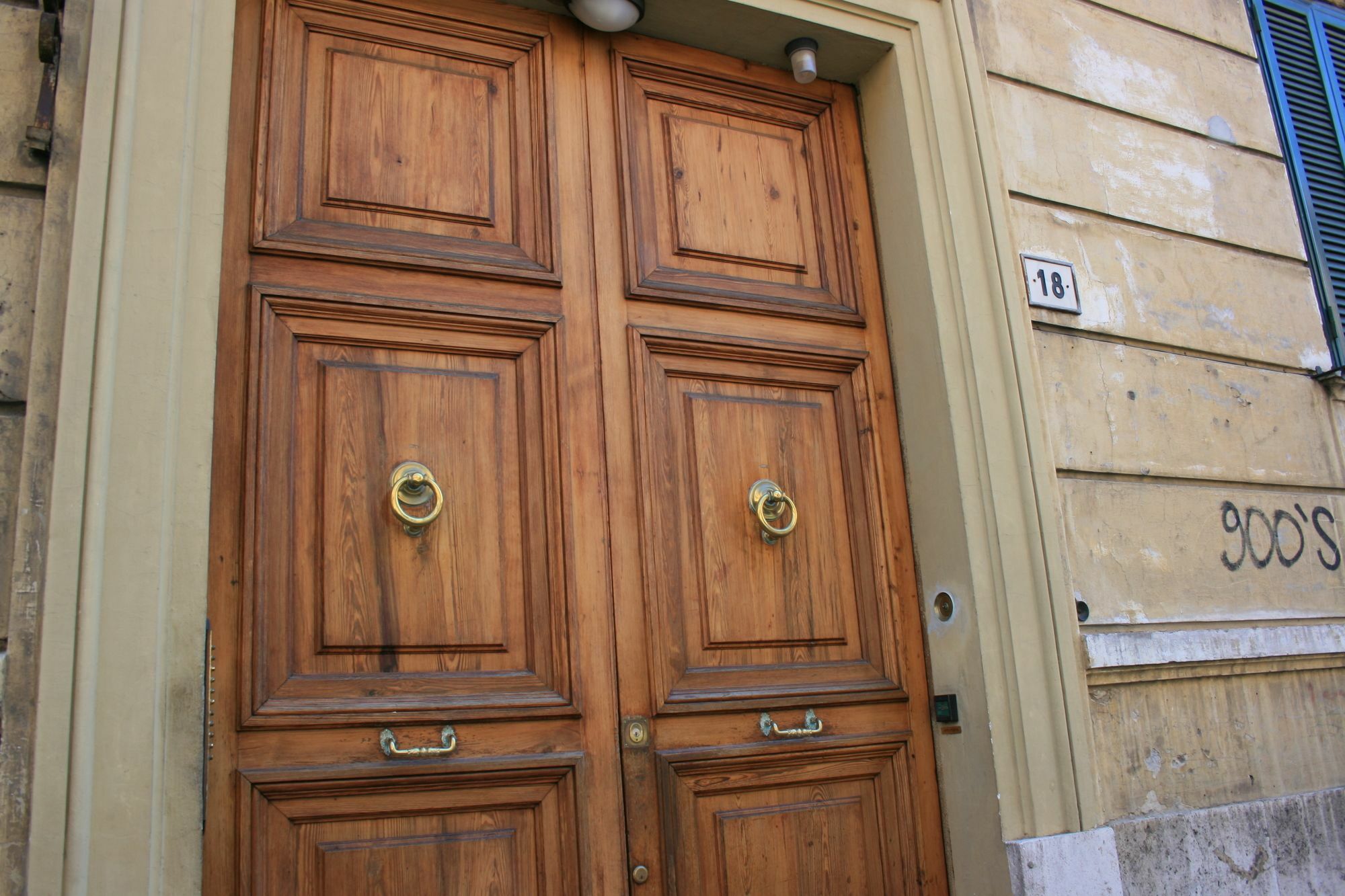 Guest house Crystal Rhome 3*